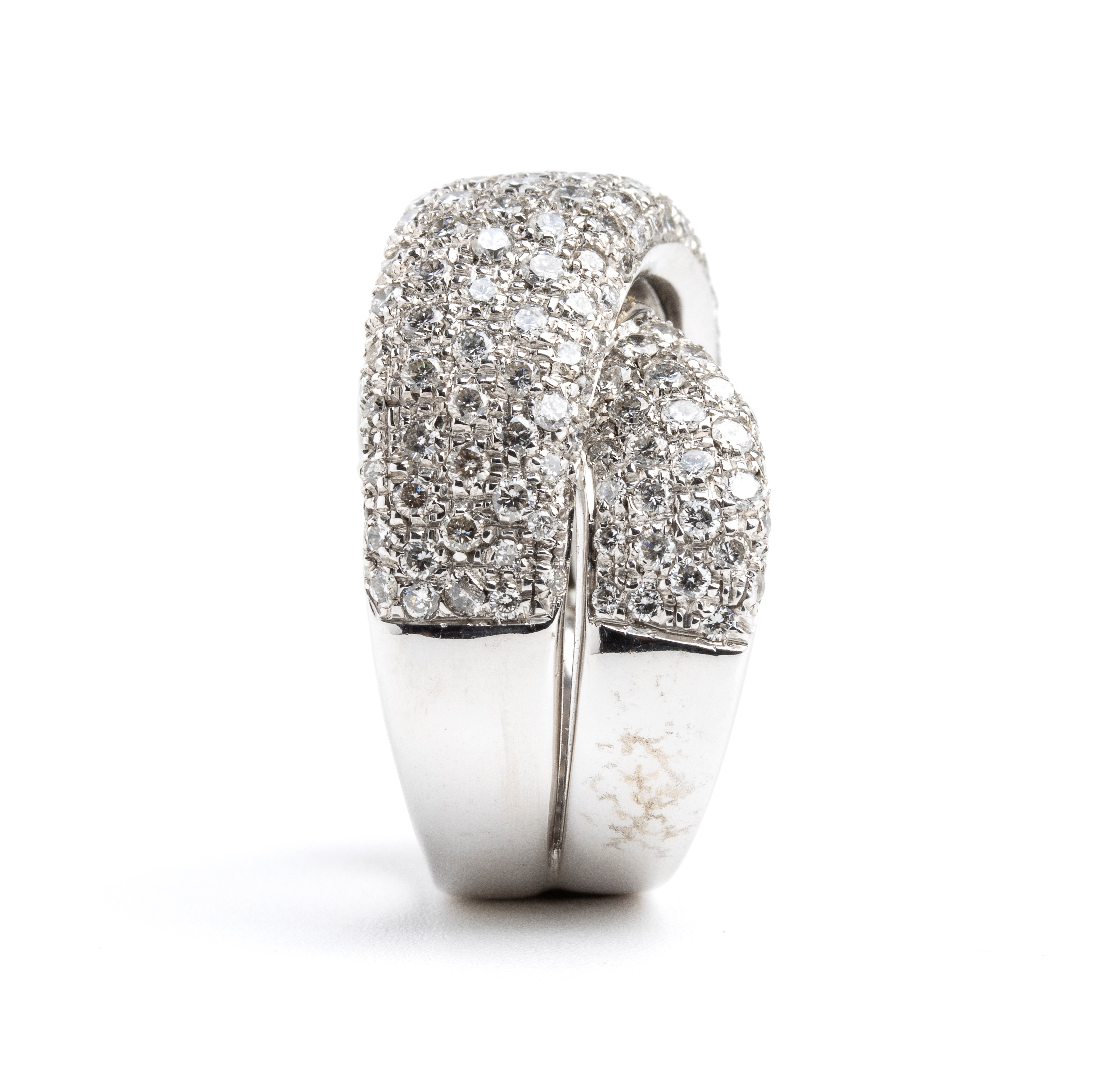 Anello in oro bianco e diamanti