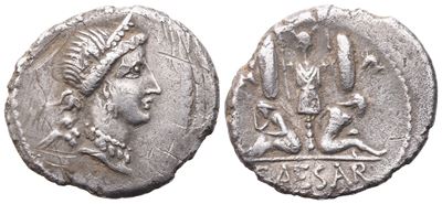 C. Iulius Caesar, Denarius, 46-45 Bc; Ar (3,78 G; 19 MM; 7 H)